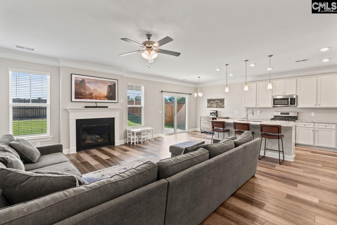 322 Stillington Street Photo 10