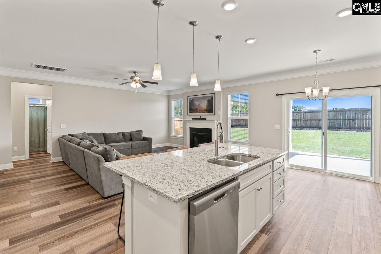 322 Stillington Street Photo 16