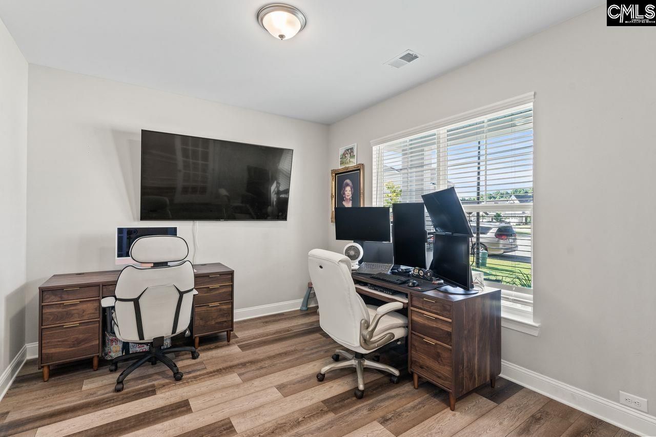 322 Stillington Street Photo 5