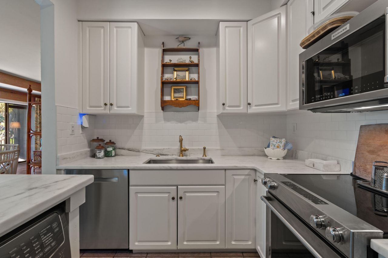 4919 Green Dolphin Way Photo 12