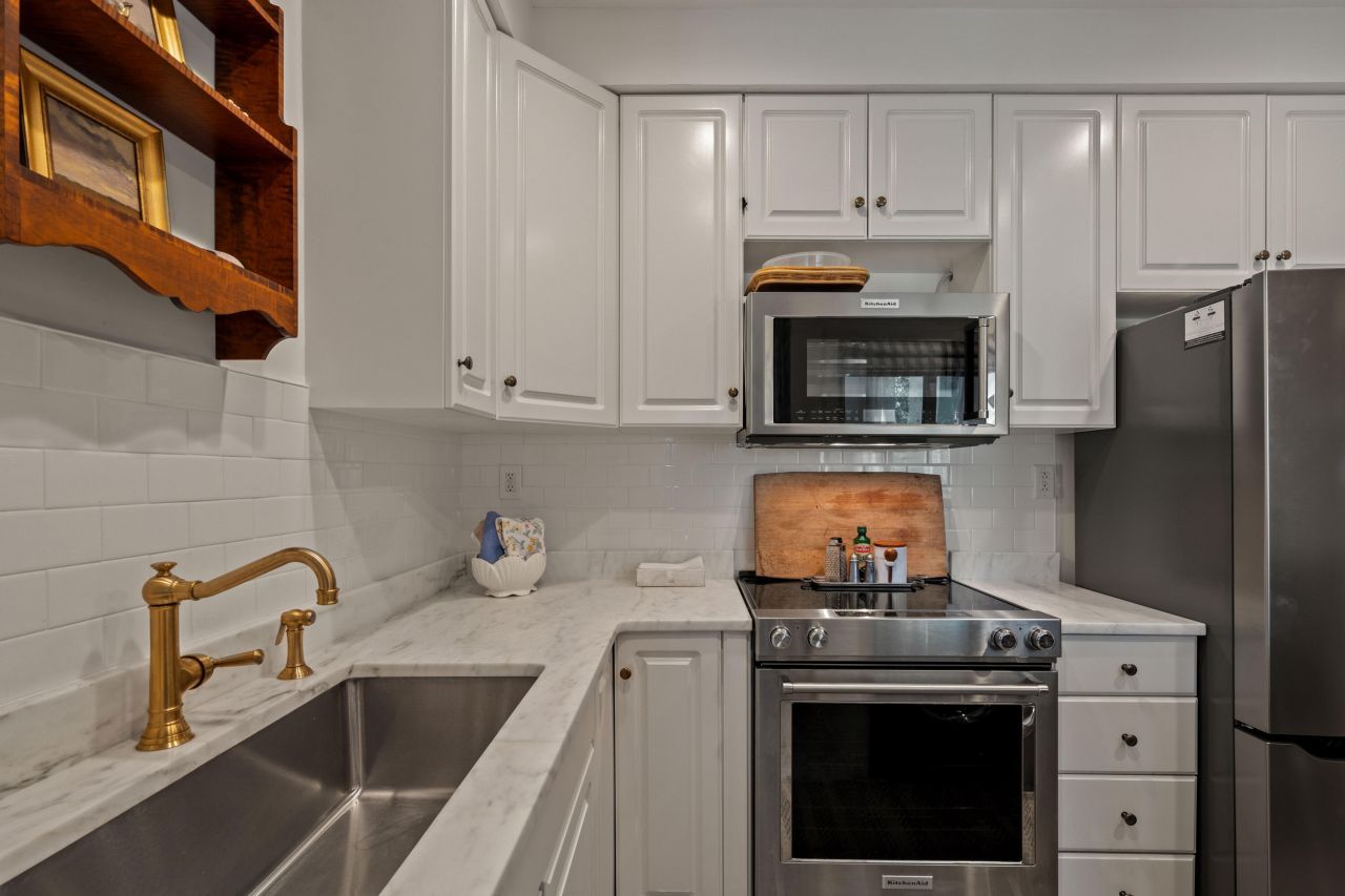 4919 Green Dolphin Way Photo 14