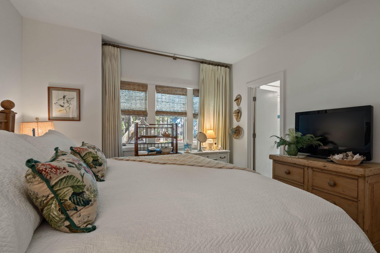 4919 Green Dolphin Way Photo 31