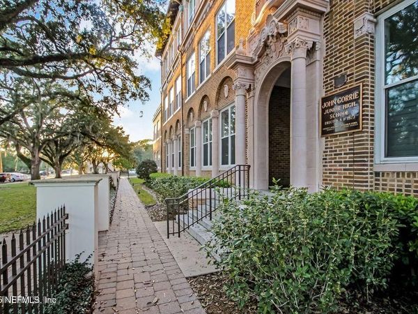 2525 COLLEGE Street, Unit 2202, Jacksonville, FL 32204
