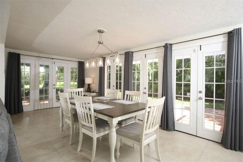 2943 Tuckerstown Drive, Sarasota, FL 34231 Photo
