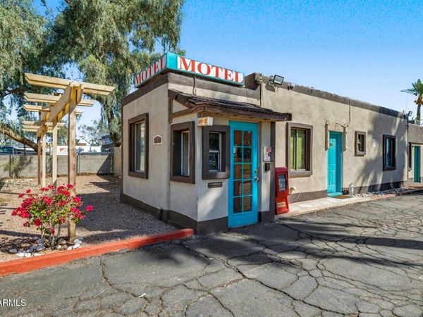 537 S COUNTRY CLUB Drive, Mesa, AZ 85210