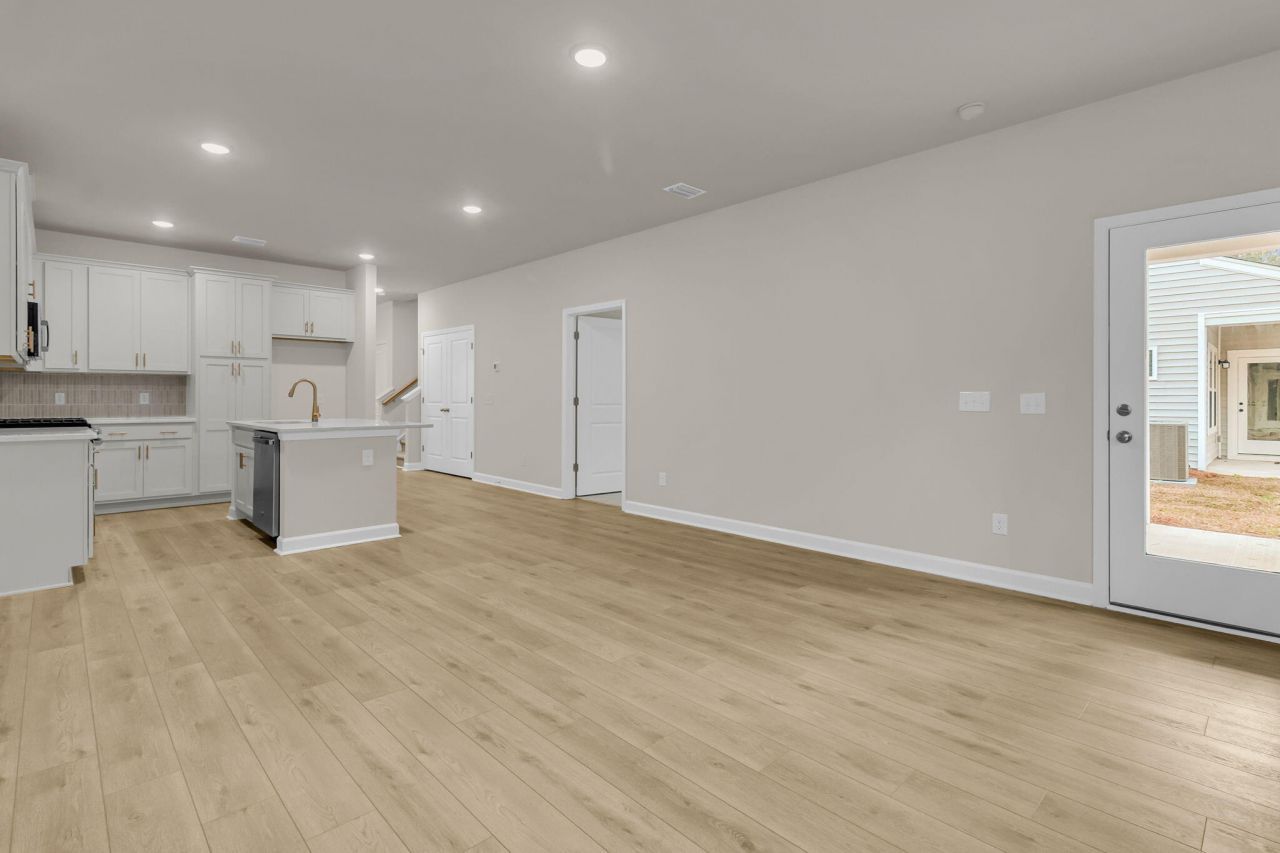 944 Dusk Drive Photo 10