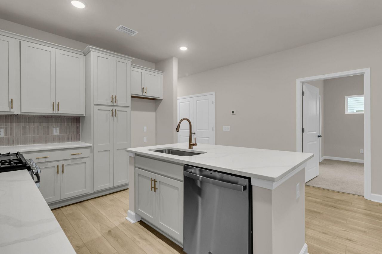 944 Dusk Drive Photo 7