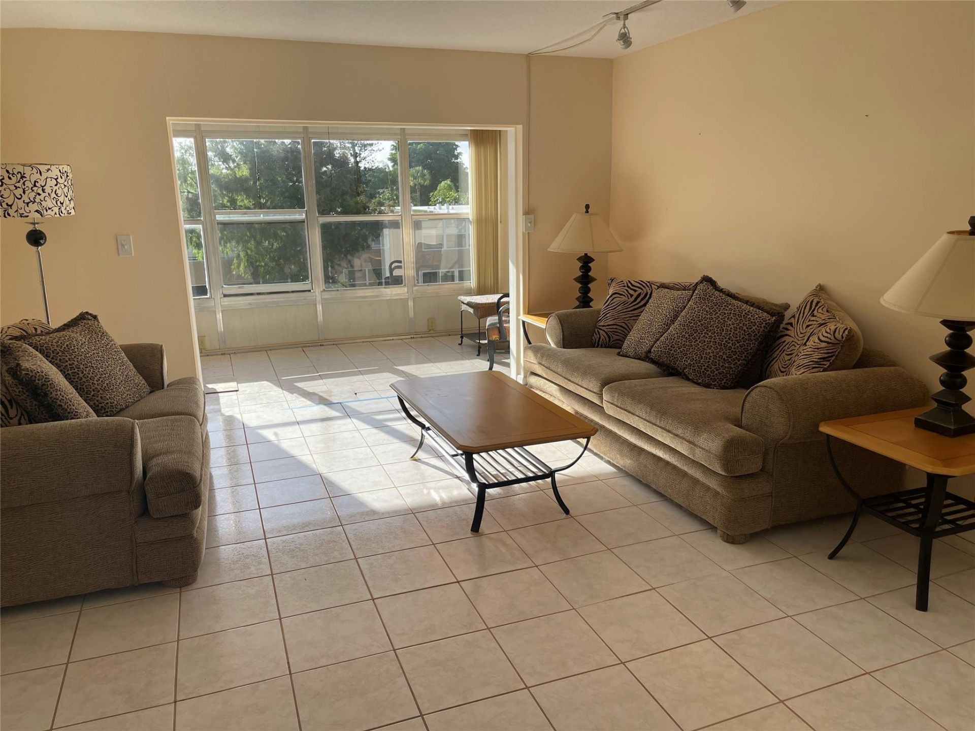 1025 Country Club Drive, Unit 301, Margate, FL 33063 Photo