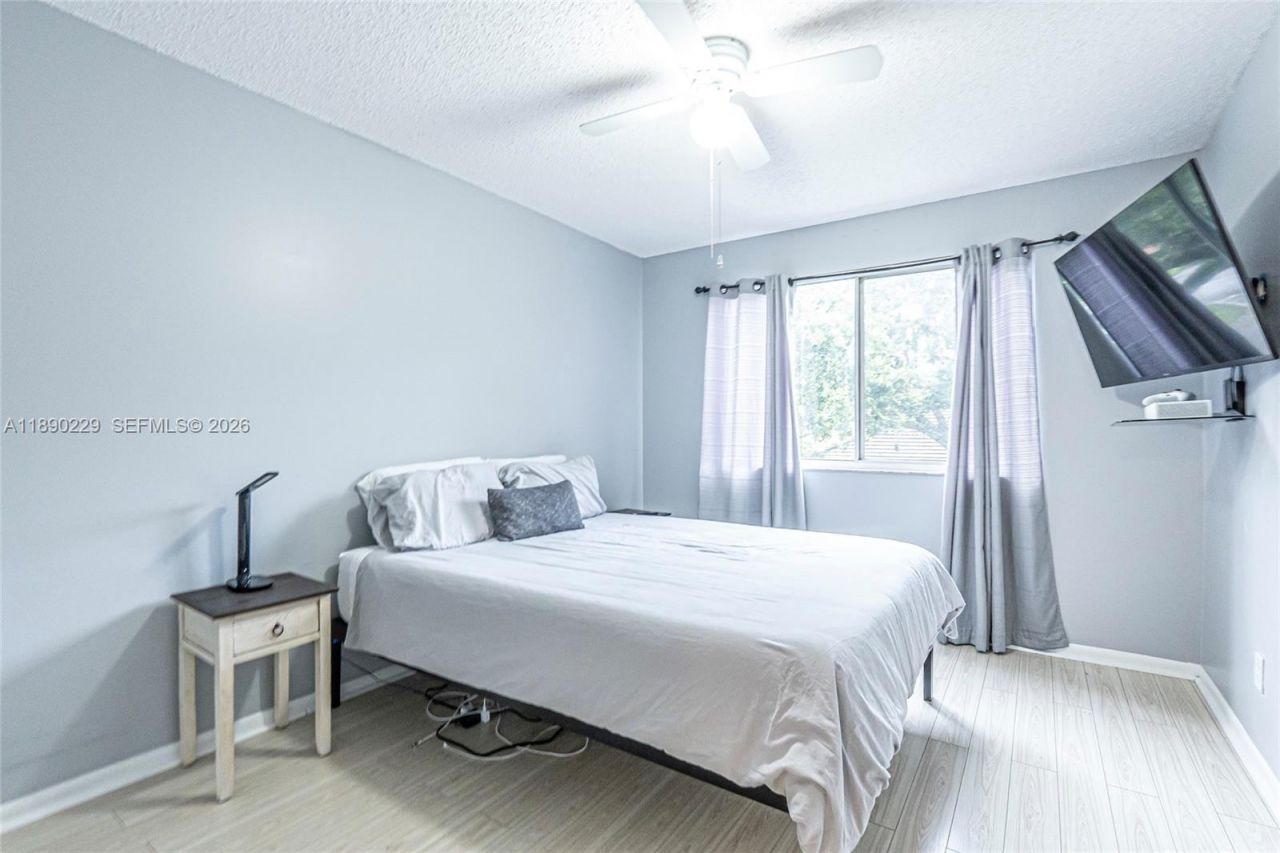 2913 Myrtle Oak Cir, Davie, FL 33328 Photo