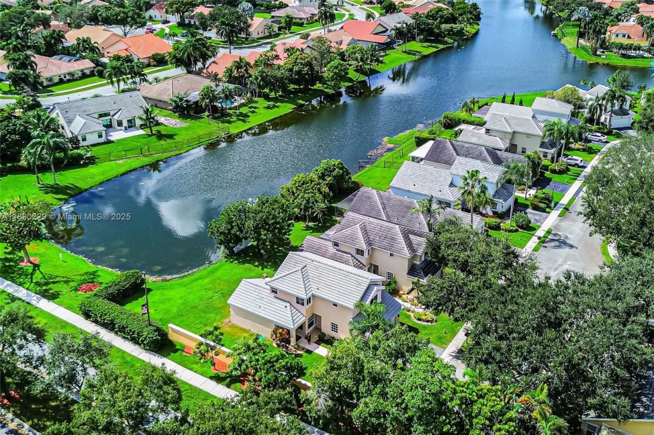 2913 Myrtle Oak Cir, Davie, FL 33328 Photo