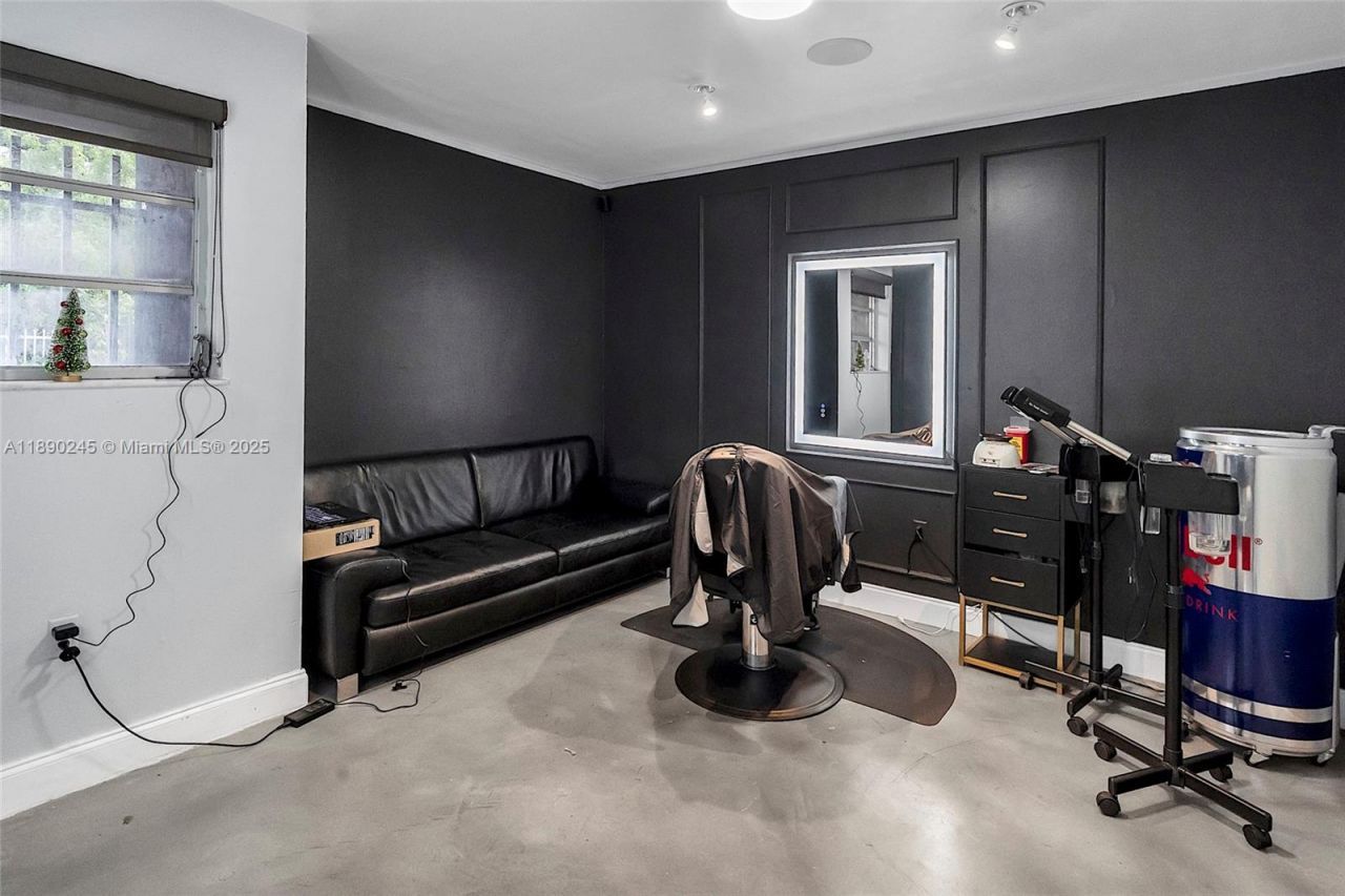 2700 Biscayne Blvd, Miami, FL 33137 Photo