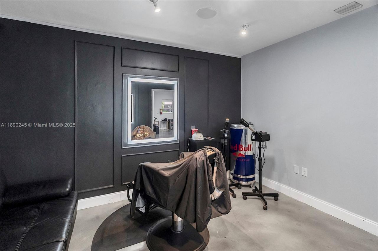 2700 Biscayne Blvd, Miami, FL 33137 Photo