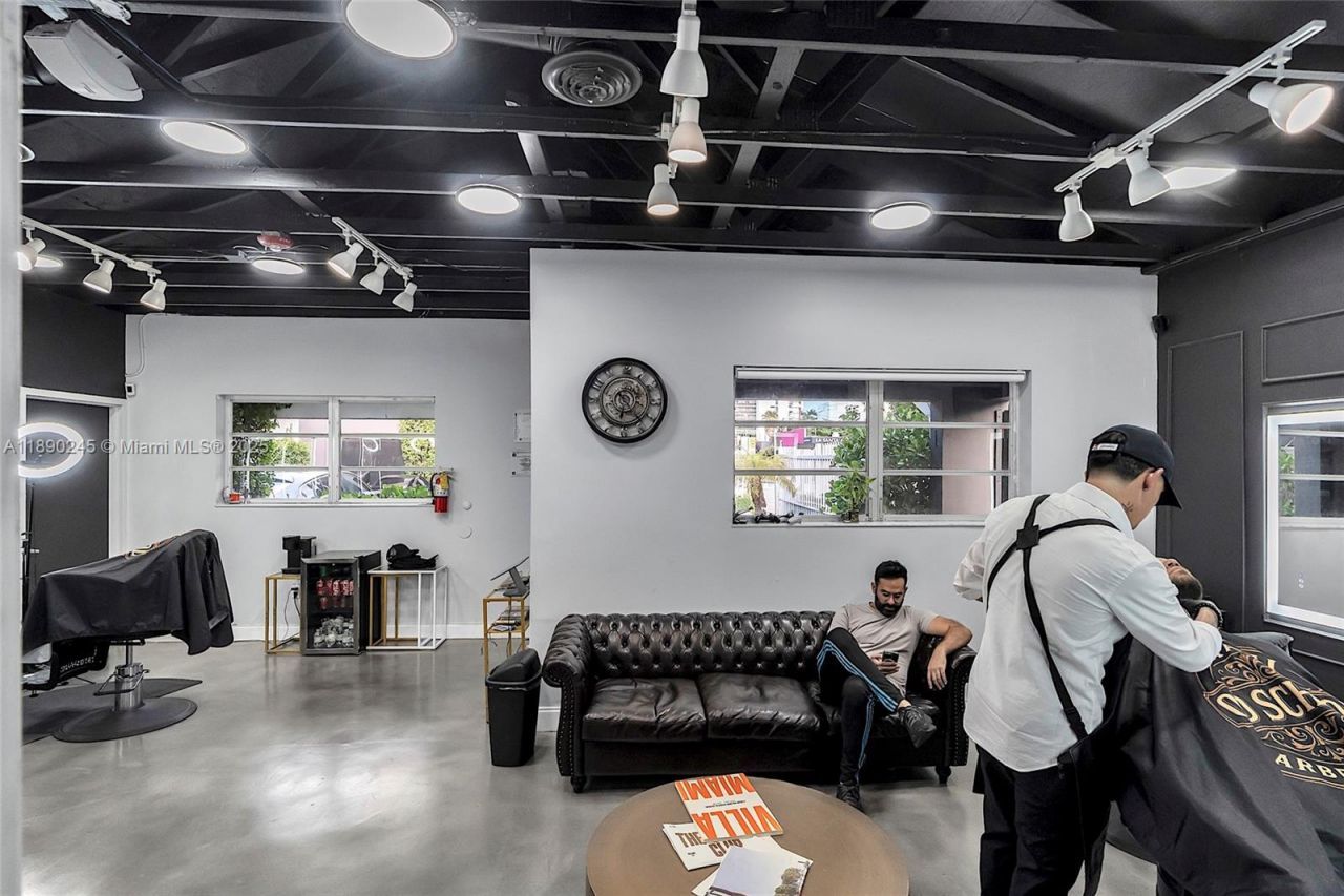 2700 Biscayne Blvd, Miami, FL 33137 Photo