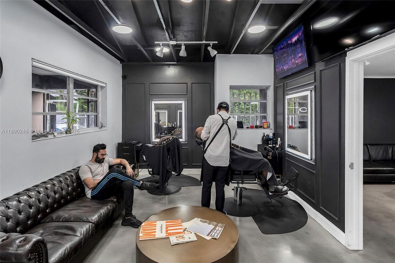 2700 Biscayne Blvd, Miami, FL 33137 Photo