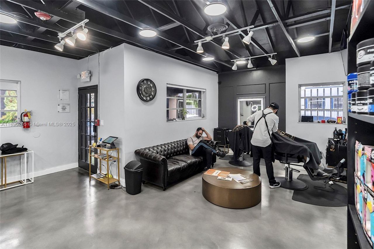 2700 Biscayne Blvd, Miami, FL 33137 Photo