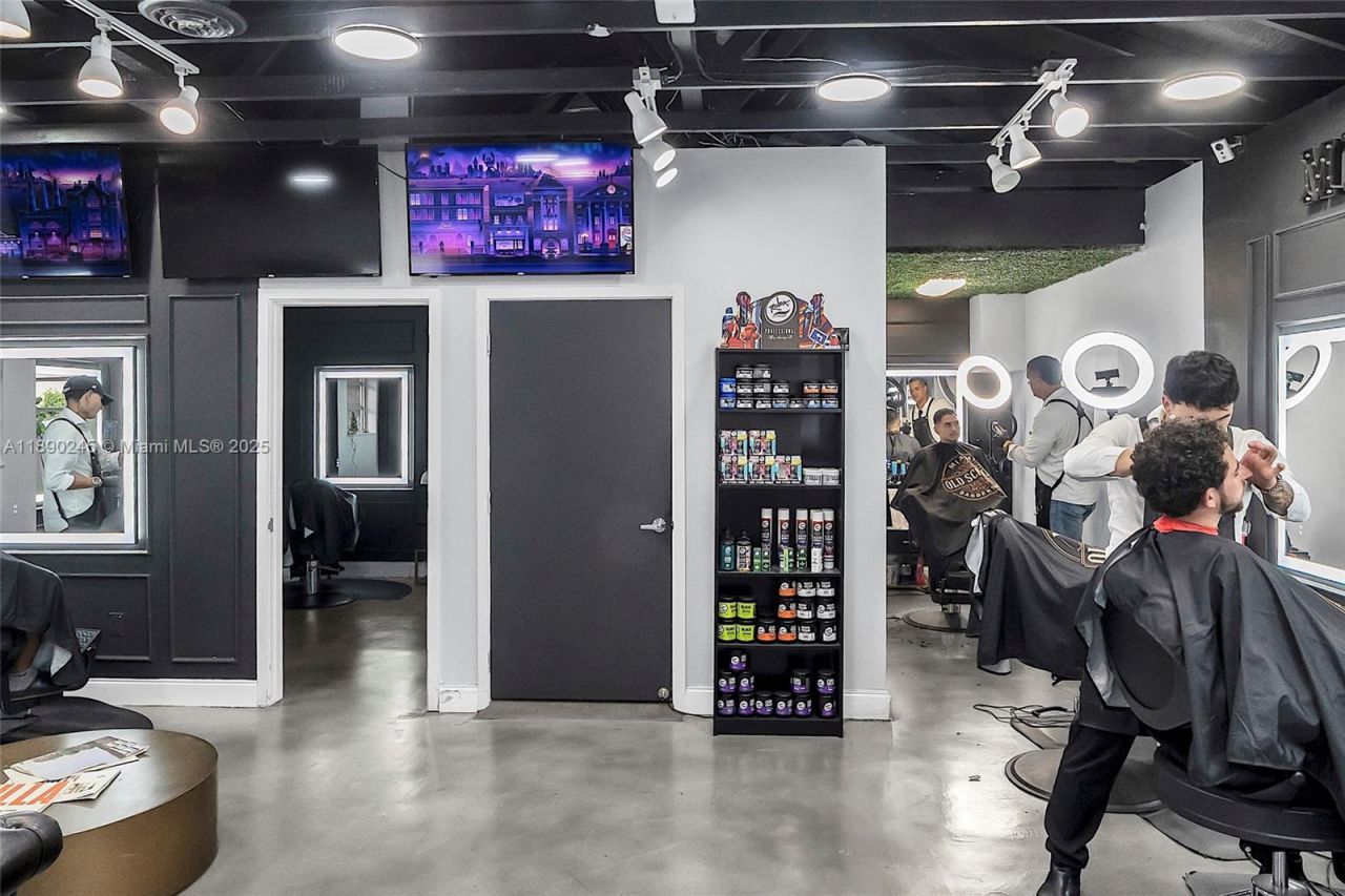 2700 Biscayne Blvd, Miami, FL 33137 Photo