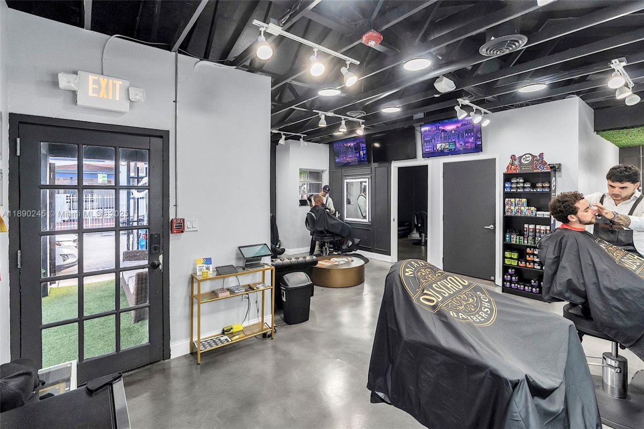 2700 Biscayne Blvd, Miami, FL 33137 Photo