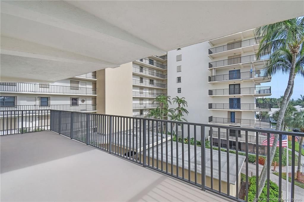 10044 S Ocean Drive, Unit 401, Jensen Beach, FL 34957 Photo