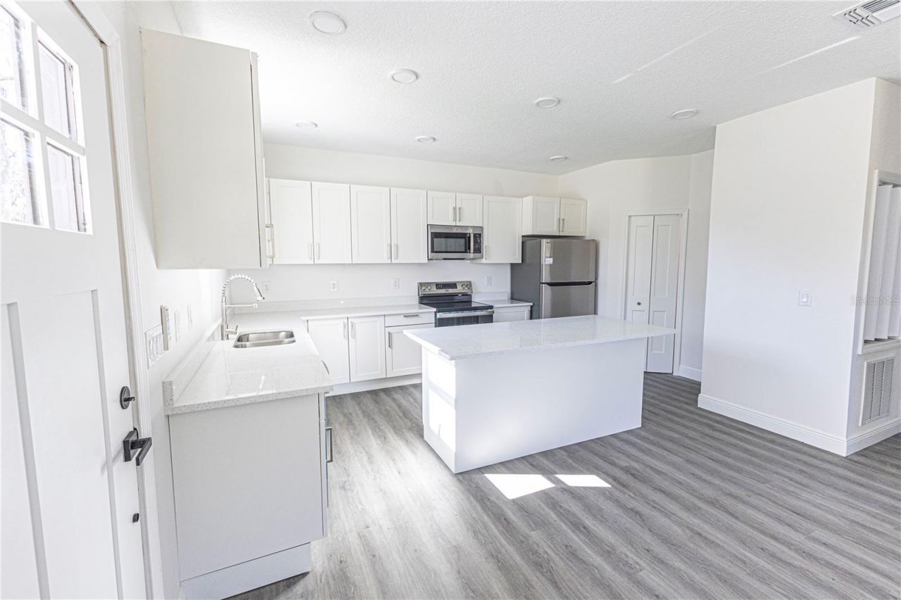 2276 Cr 423, Unit Lot 4, Lake Panasoffkee, FL 33538 Photo