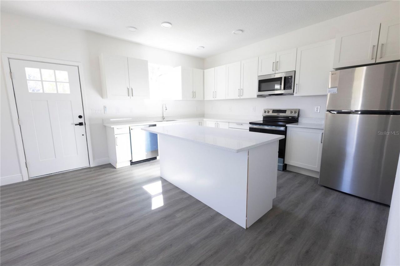 2276 Cr 423, Unit Lot 4, Lake Panasoffkee, FL 33538 Photo