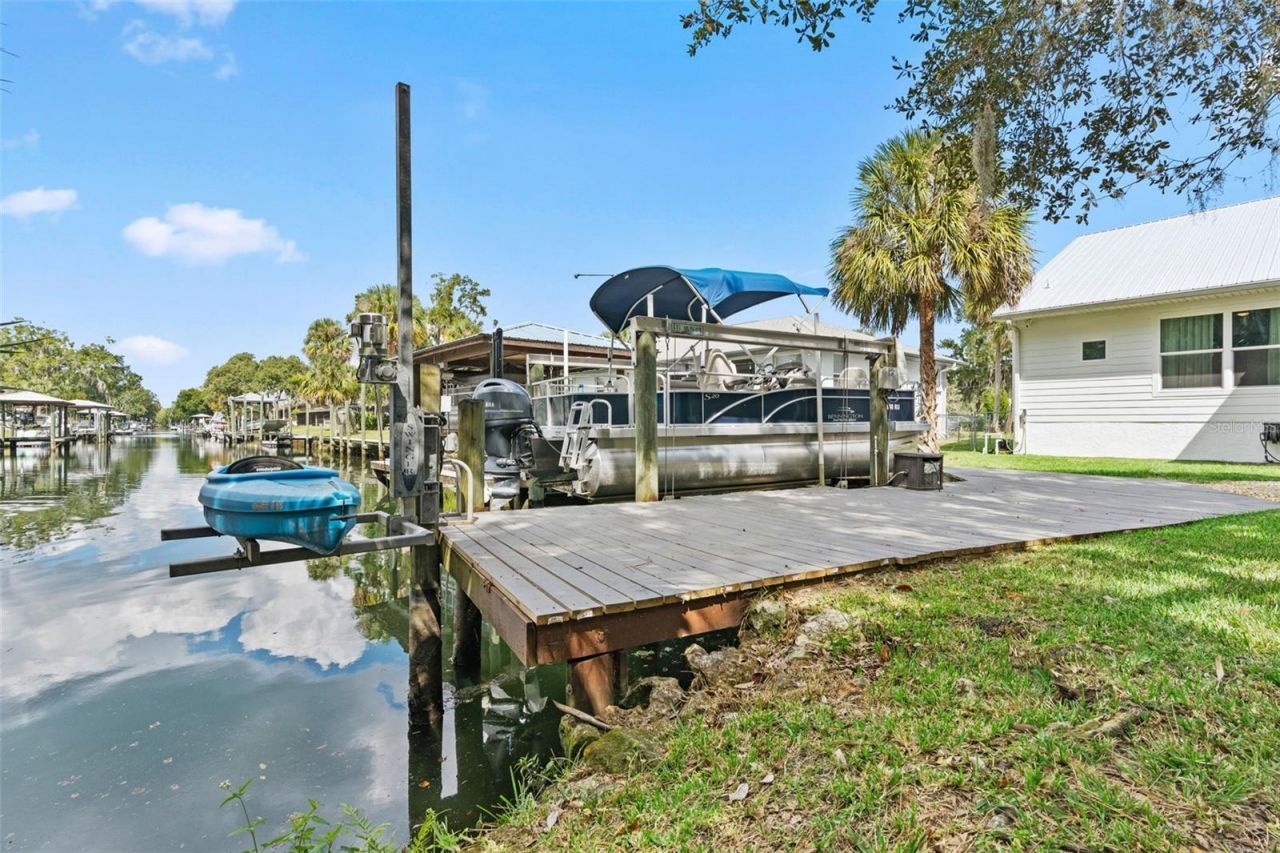 1432 SE 4th Avenue, Crystal River, FL 34429 Photo