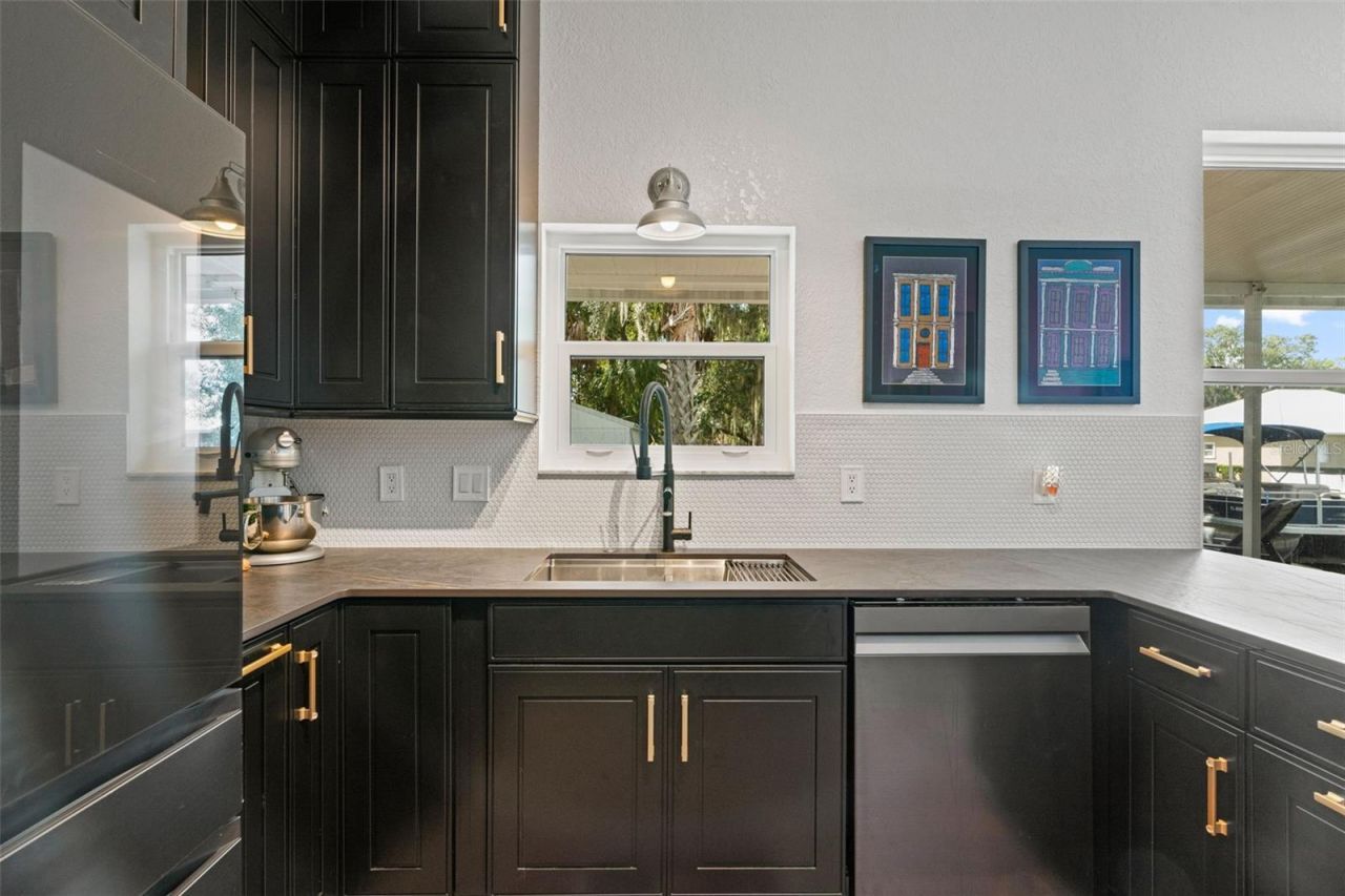 1432 SE 4th Avenue, Crystal River, FL 34429 Photo