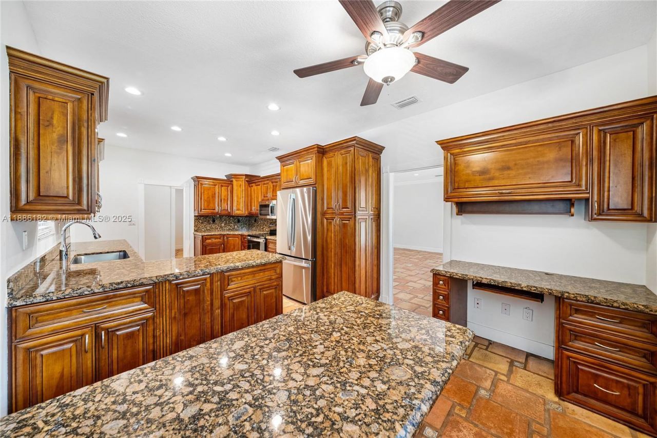 1039 Hardee Rd, Unit 1039, Coral Gables, FL 33146 Photo