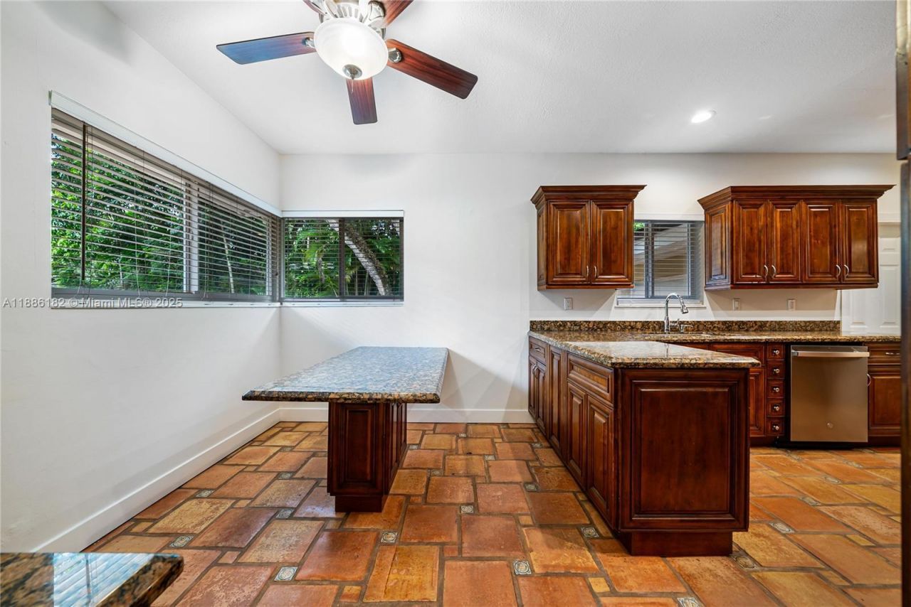 1039 Hardee Rd, Unit 1039, Coral Gables, FL 33146 Photo