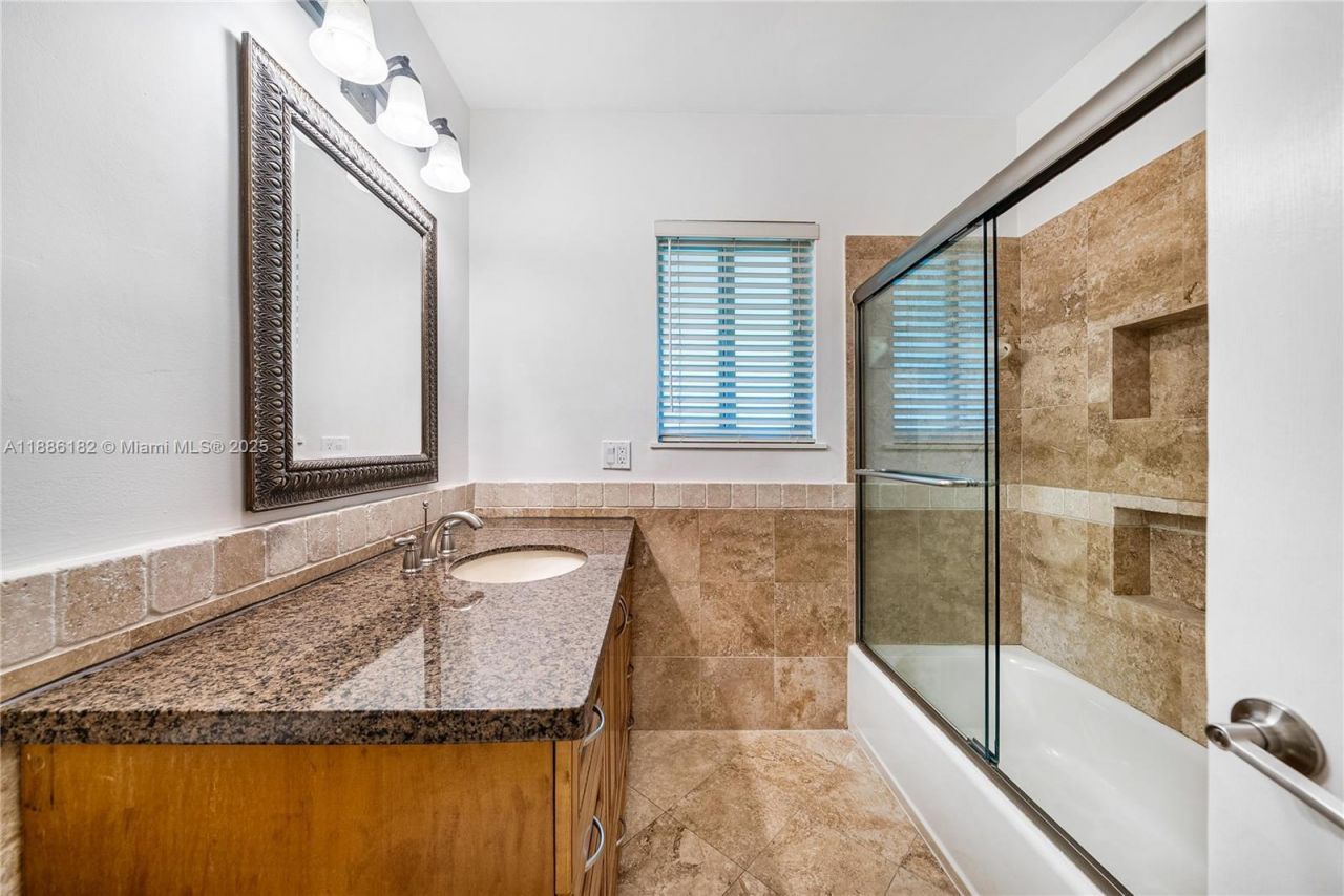 1039 Hardee Rd, Unit 1039, Coral Gables, FL 33146 Photo