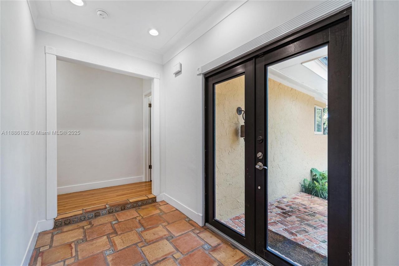 1039 Hardee Rd, Unit 1039, Coral Gables, FL 33146 Photo