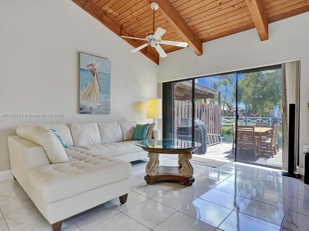 2667 S Parkview Dr, Hallandale Beach, FL 33009 Photo