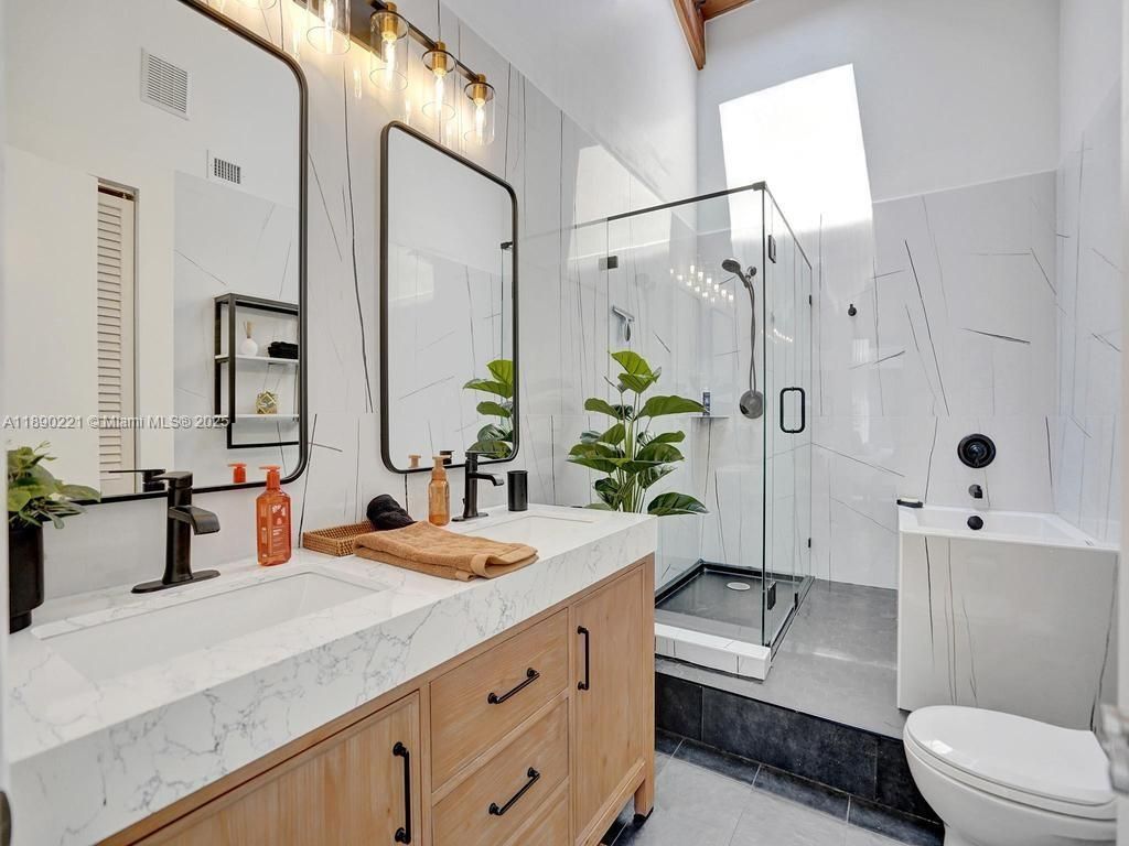 2667 S Parkview Dr, Hallandale Beach, FL 33009 Photo