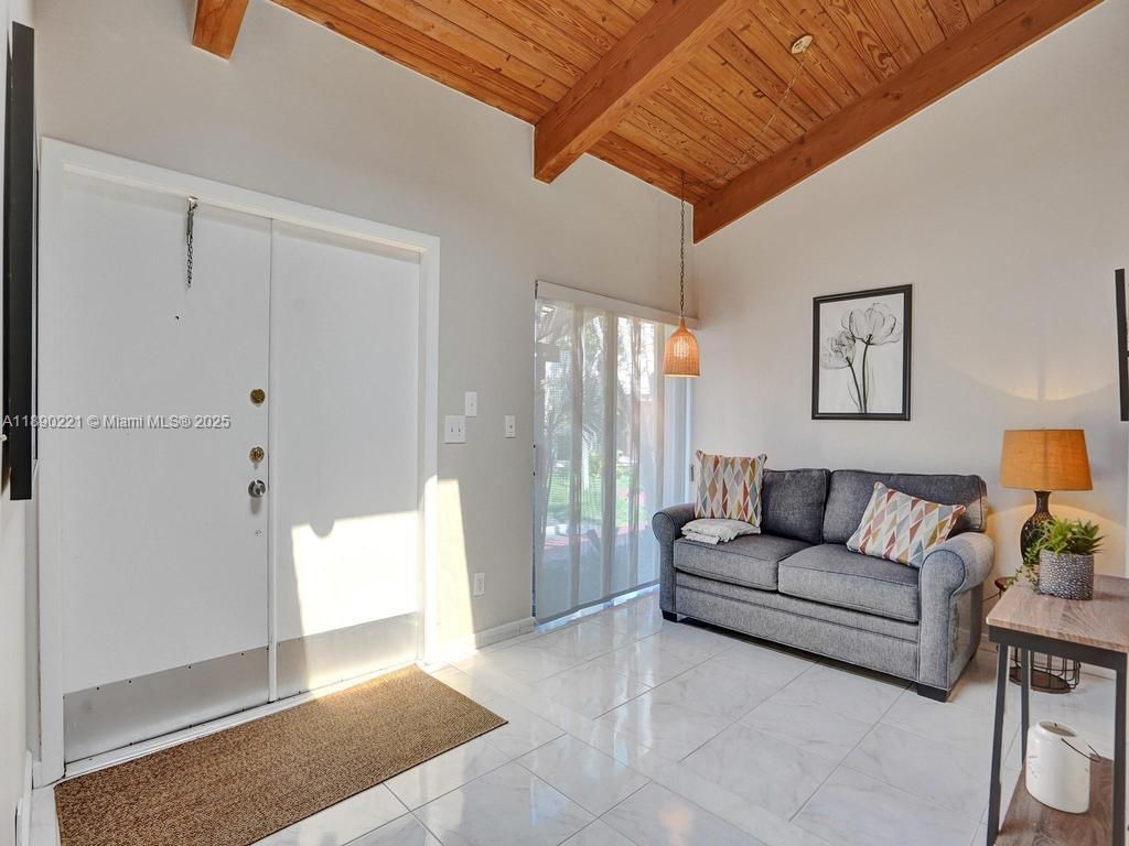 2667 S Parkview Dr, Hallandale Beach, FL 33009 Photo