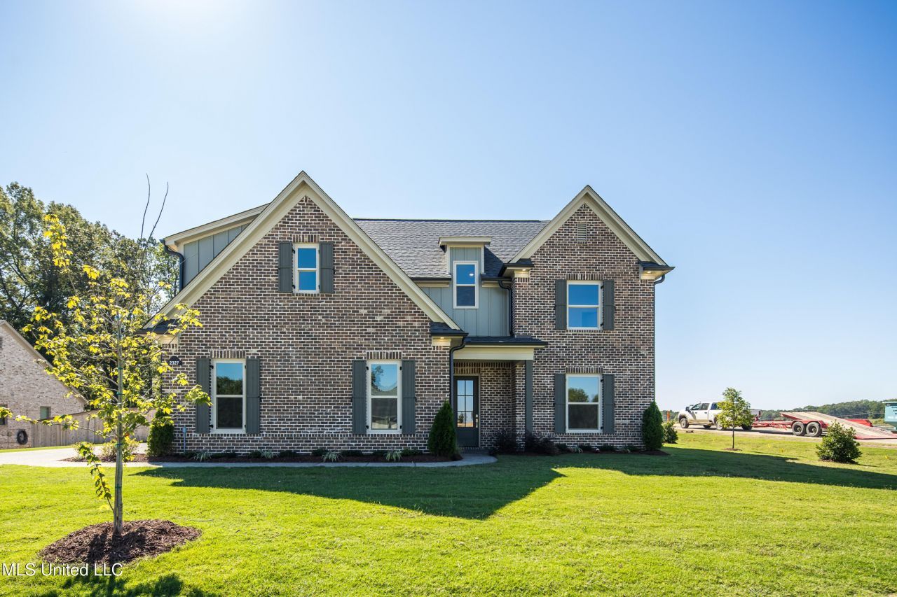 2327 Livingston Way Hernando, MS 38632