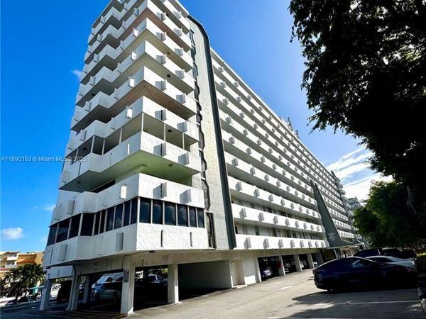3545 NE 166th St, Unit 805, North Miami Beach, FL 33160