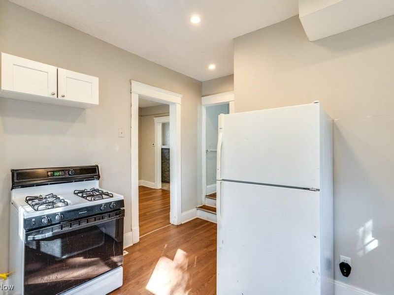 12006 Castlewood Avenue, Cleveland, OH 44108 Photo 14