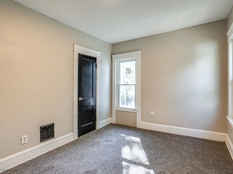 12006 Castlewood Avenue, Cleveland, OH 44108 Photo 16