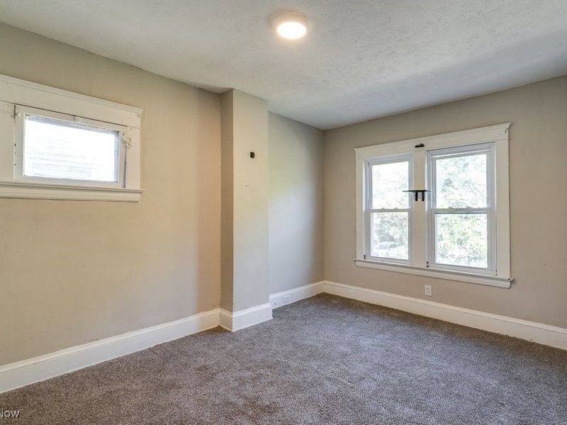 12006 Castlewood Avenue, Cleveland, OH 44108 Photo 17