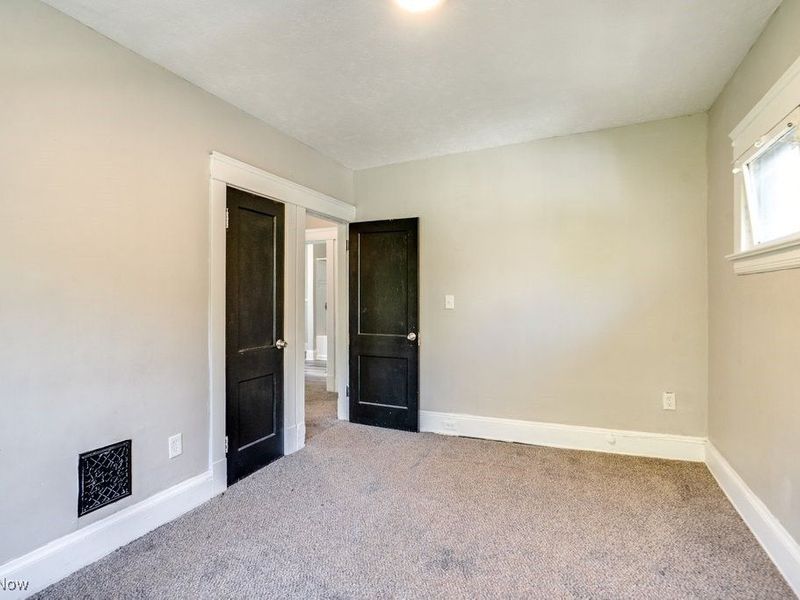 12006 Castlewood Avenue, Cleveland, OH 44108 Photo 19