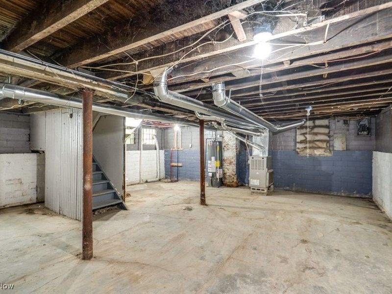 12006 Castlewood Avenue, Cleveland, OH 44108 Photo 24