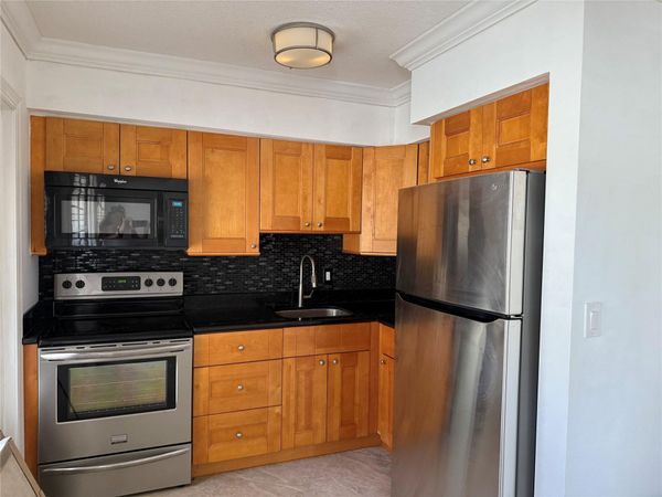 2131 NE 42nd Court, Unit 202e, Lighthouse Point, FL 33064