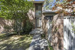 1 Gardenwood Court photo 4