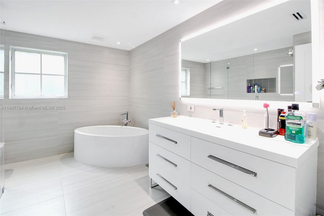 1110 Wallace St, Coral Gables, FL 33134 Photo