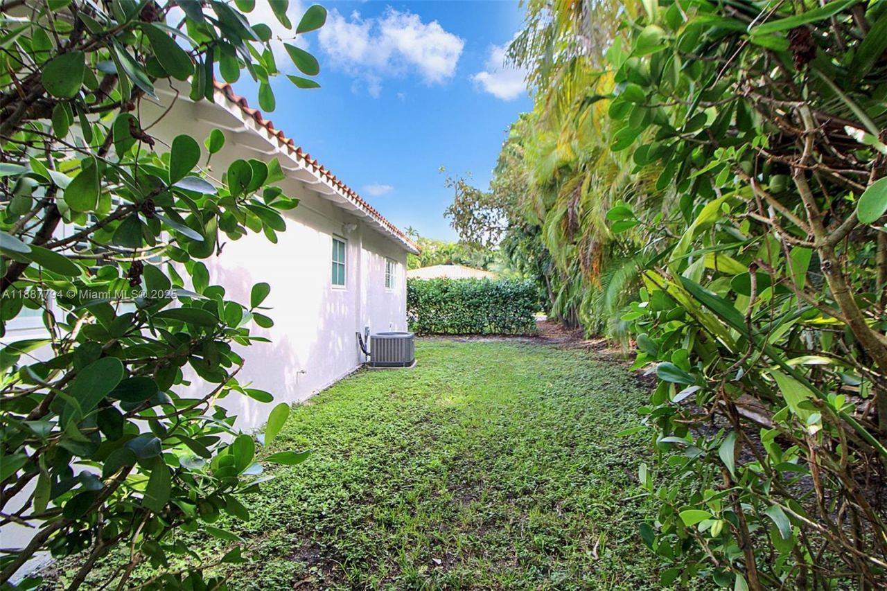 1110 Wallace St, Coral Gables, FL 33134 Photo