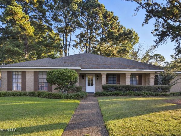100 Foxgate Place, Jackson, MS 39211