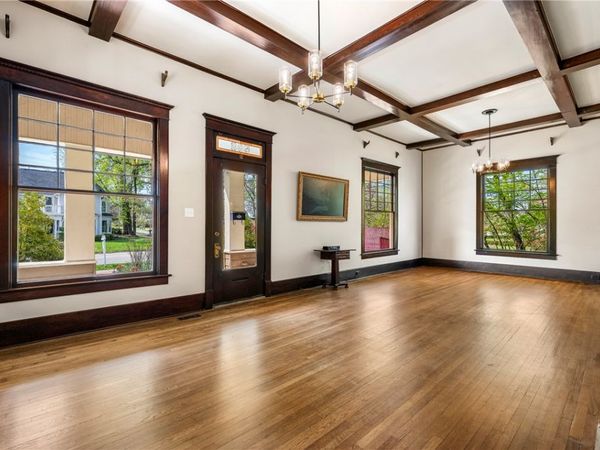 508 W Central Avenue, Bentonville, AR 72712