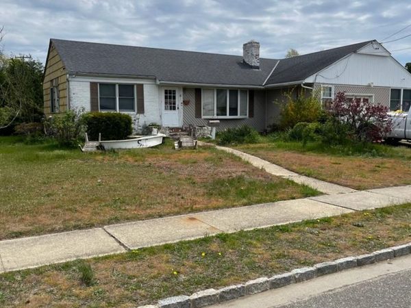 32 Nearwater Avenue, Massapequa, NY 11758