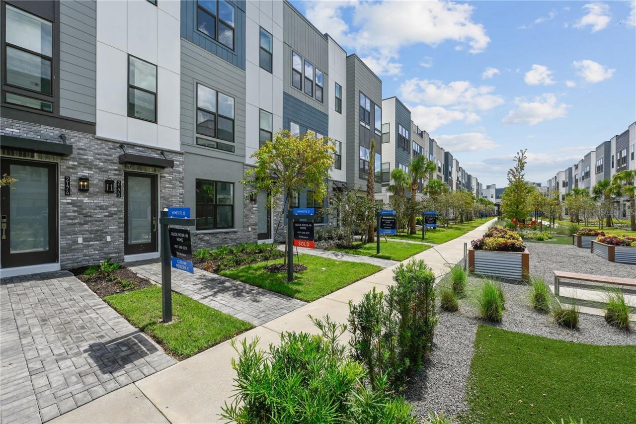 2166 Whitney Marsh Alley, Orlando, FL 32804 Main Photo