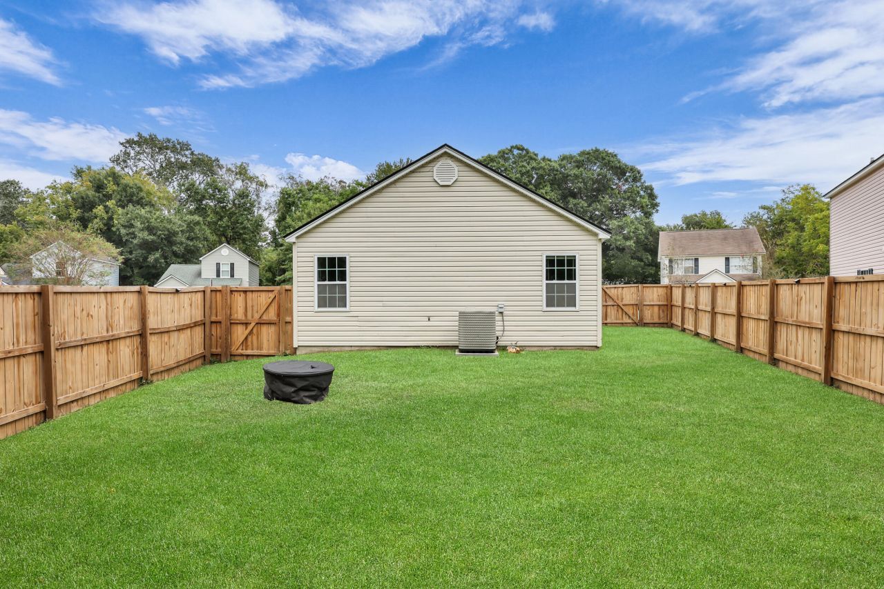 43 Woodleaf Court Photo 17