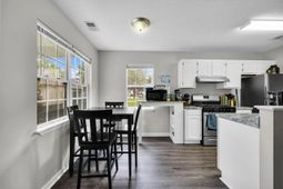 43 Woodleaf Court photo 4